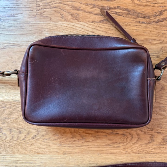 Portland Leather, a lightweight small handbag/purse - Picture 4 of 5